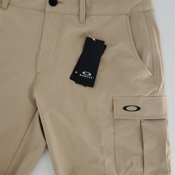 Oakley Men's Safari Hybrid Cargo Shorts Size 32 - Picture 5 of 11